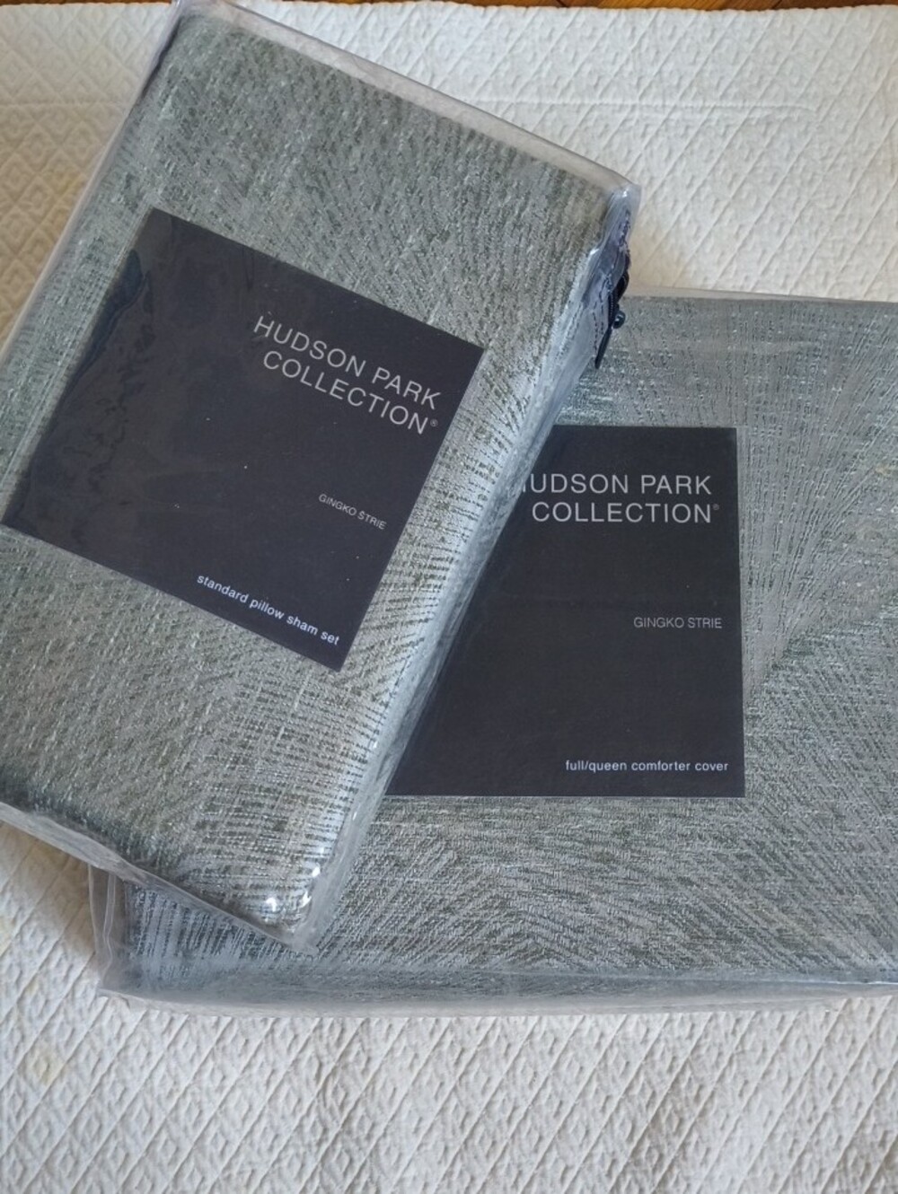 Hudson Park Collection Gingko Strie Full Queen Duvet & Standard Pillow Sham Set